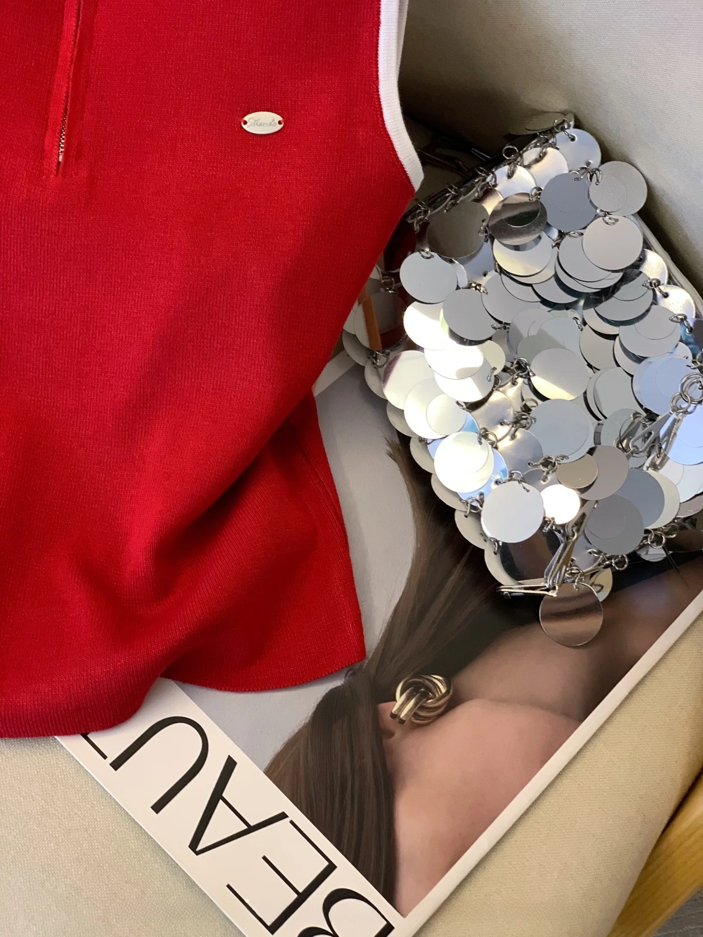 

Высококачественный красный жилет Dopane, лето 2025 г., вязаный топ с небольшим воротником на молнии, женская модная повседневная одежда от Chaoyayan