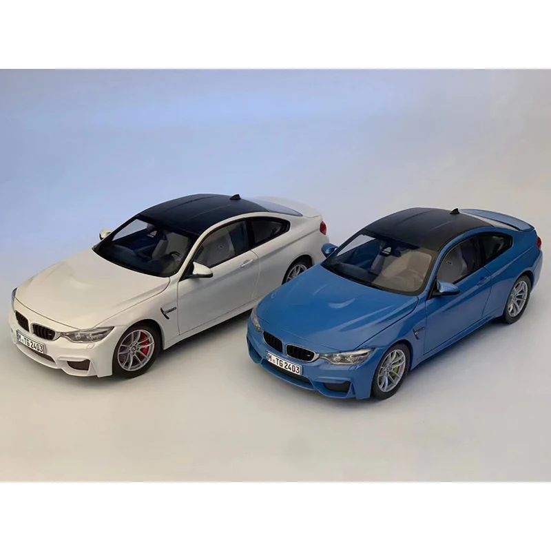 

Paragon 1:18 Scale Diecast Alloy M4 (F82) Luxury Sedan Toys Cars Model White Blue Classics Adult Souvenir Gifts Static Display