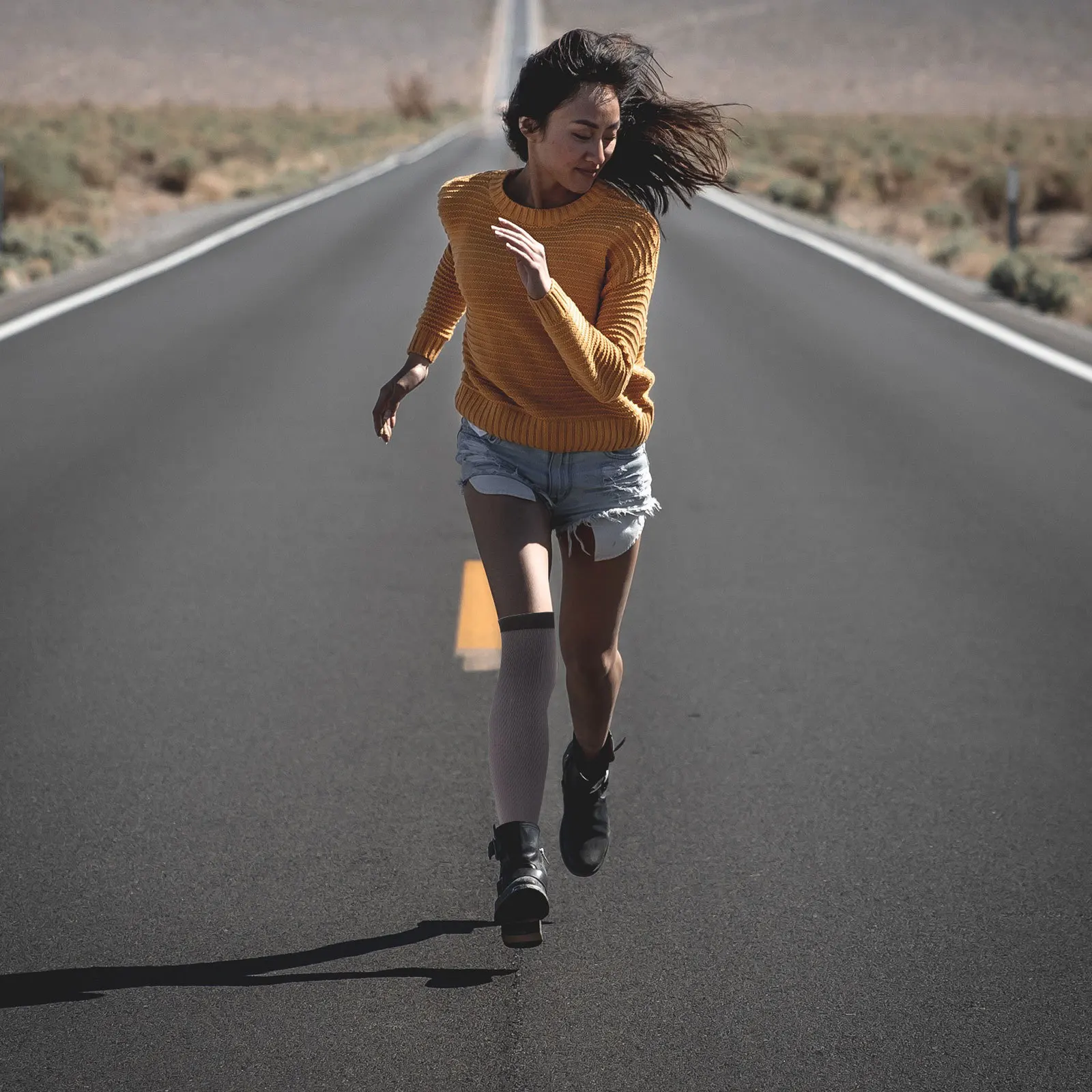 

1Pair Breathable Knee High Running Compression Socks Sports Socks for Outdoor Cycling Hiking Marathon Athletic Use