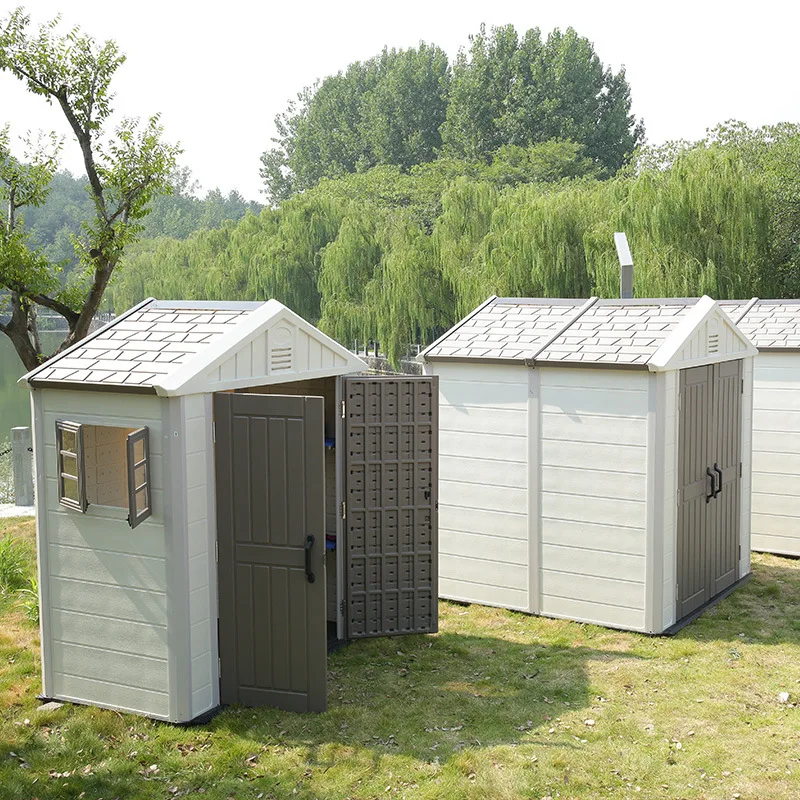

Removable outdoor tool room