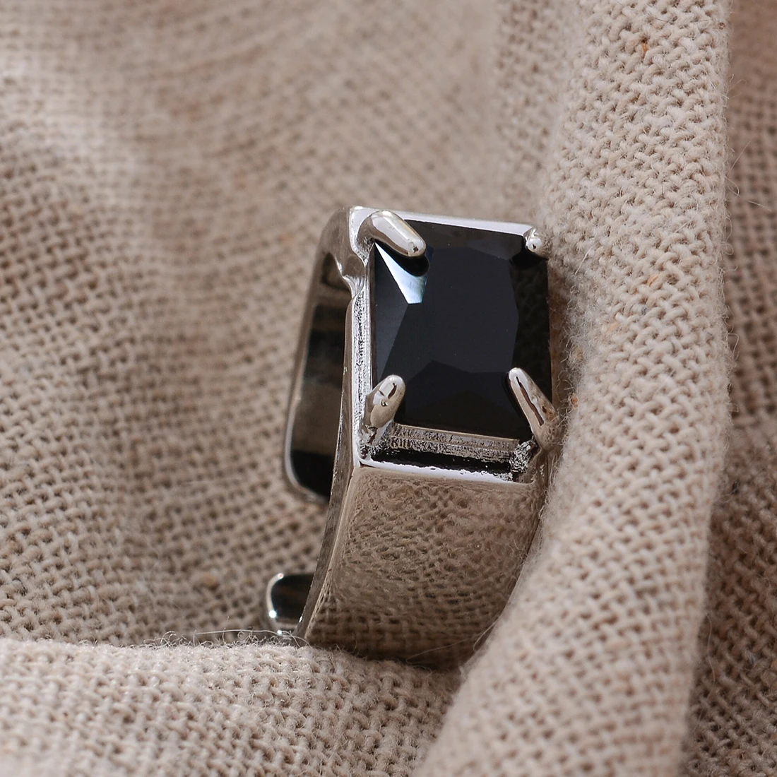 Best Sell Elegant Black Crystal Platinum Plated Men Finger Wedding Ring Jewelry For Man Gifts Never Fade Cheap