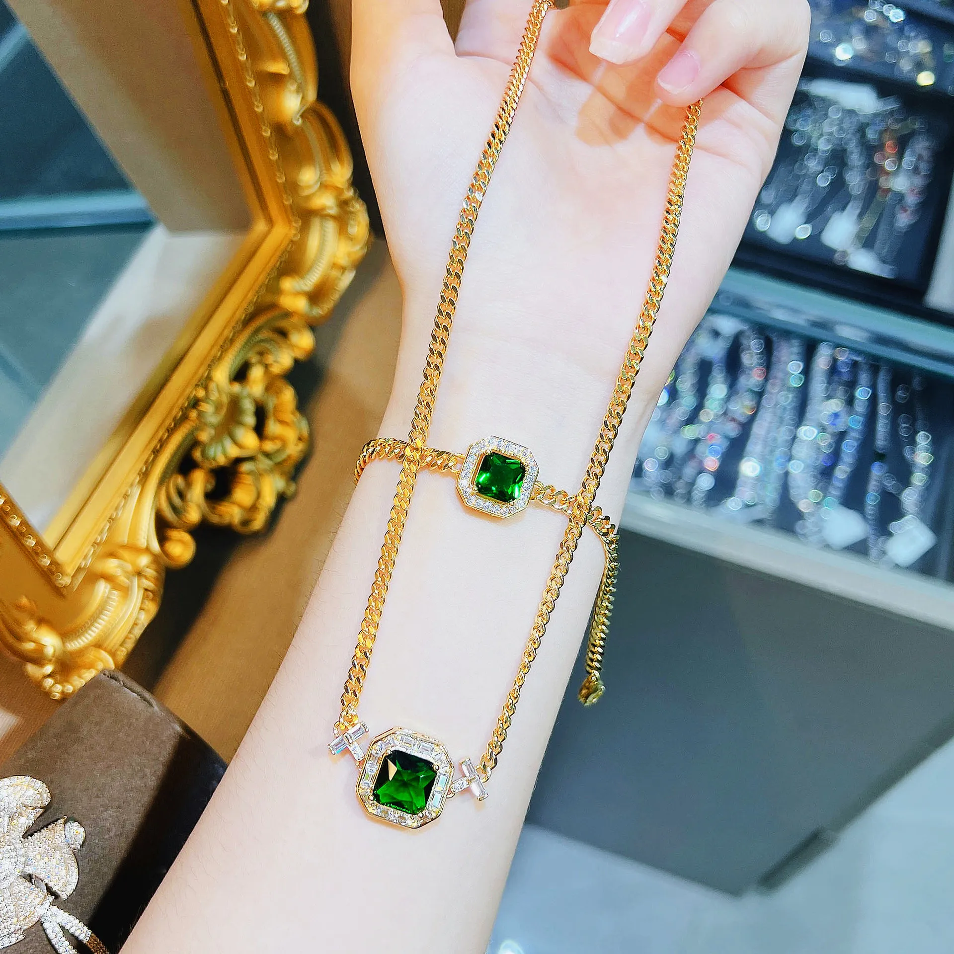Chic S925 Sterling Silver Necklace and High Jewelry Emerald Set Bracelet for Women Seeking Timeless Luxury Accessories