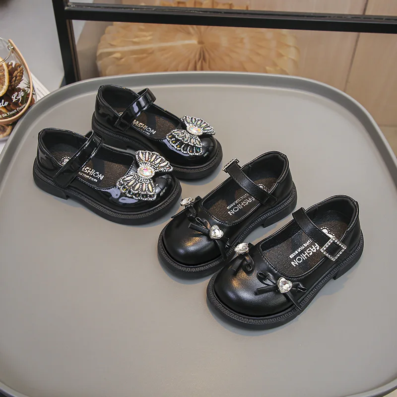 Girls Flat Shoes Round Toes Non-slip Children Leather Shoes Soft Bottom 2026 Brand New Kids Princess Shoes Shiny