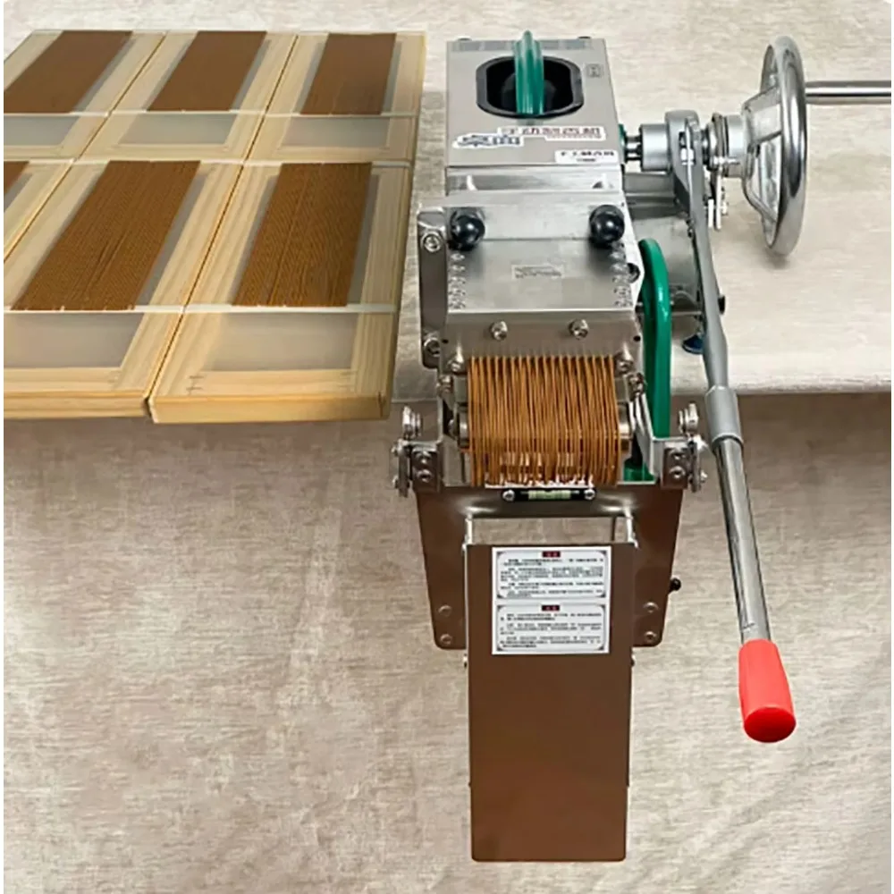 A manual candle making machine suitable for families and small workshops