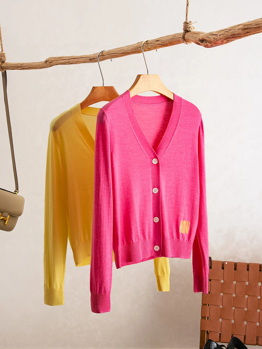 

Женский кардиган YongLeap из шелка и шерсти, вязаный, с V-образным вырезом, на одной пуговице, новинка ранней весны, модный, универсальный, длинный рукав...