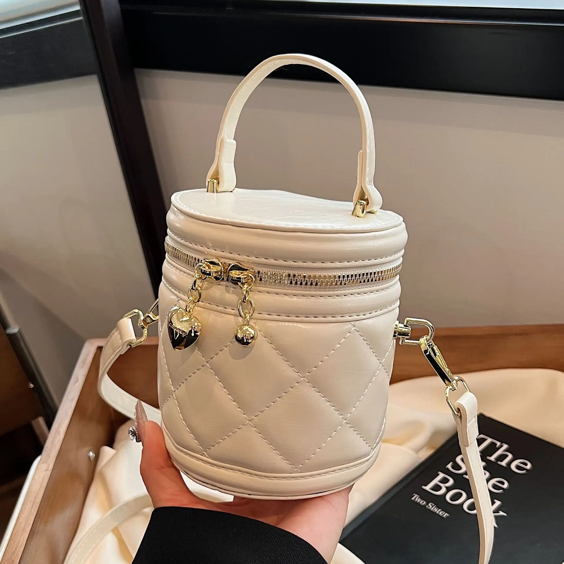 bolsa-tiracolo-feminina-com-ziper-cardiaco-bolsa-de-couro-versatil-bolsa-casual-diaria-bolsa-para-telefone-bolsa-de-balde-nova-moda