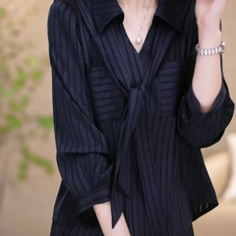 

2025 Новая высококачественная ранняя осень, элегантная тонкая осенняя модная тонкая полосатая лента, популярный стиль