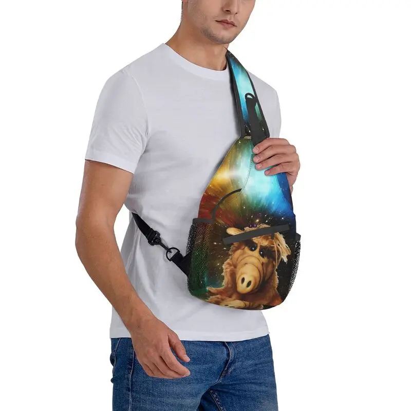 Alien Life Form In Galaxy Sling Chest Bag, mochila de hombro cruzada ALF personalizada para hombres, ciclismo, Camping, Daypack