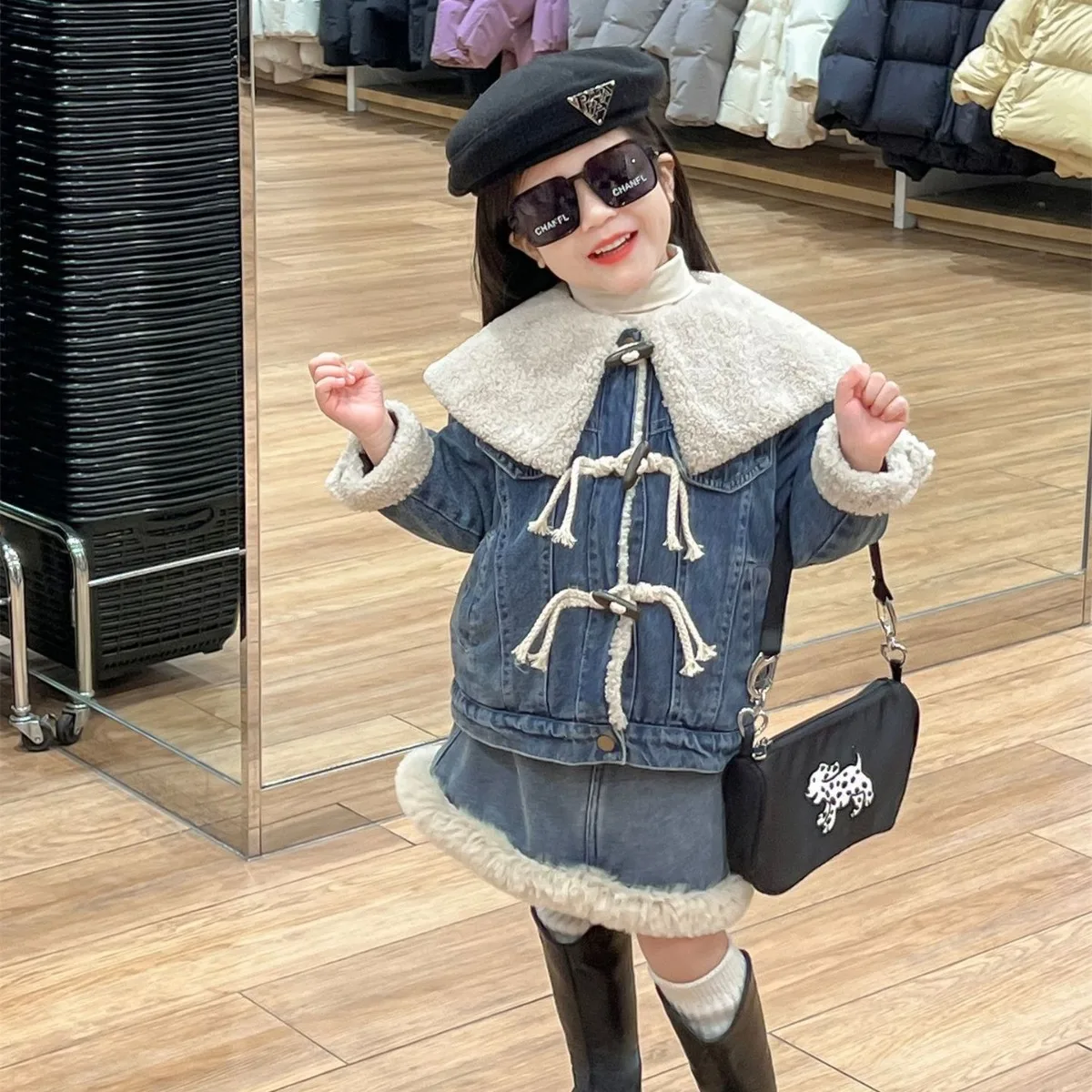 

Костюм для девочек 2024, осенняя новая детская одежда для девочек, детское ретро-круассан с пряжкой, теплое джинсовое пальто из овечьей шерсти, джинсовая юбка, комплект из двух предметов