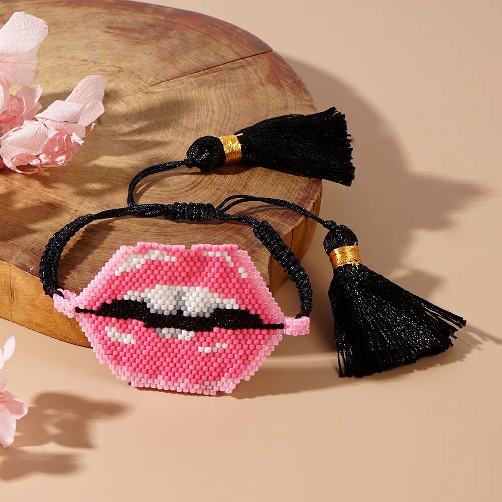 ZGMXR Rice Bead Bracelet for Women Adjustable Hand-woven Bracelet Geometric Lip Pattern Bohemia Fashion Simple Beaded bracelet