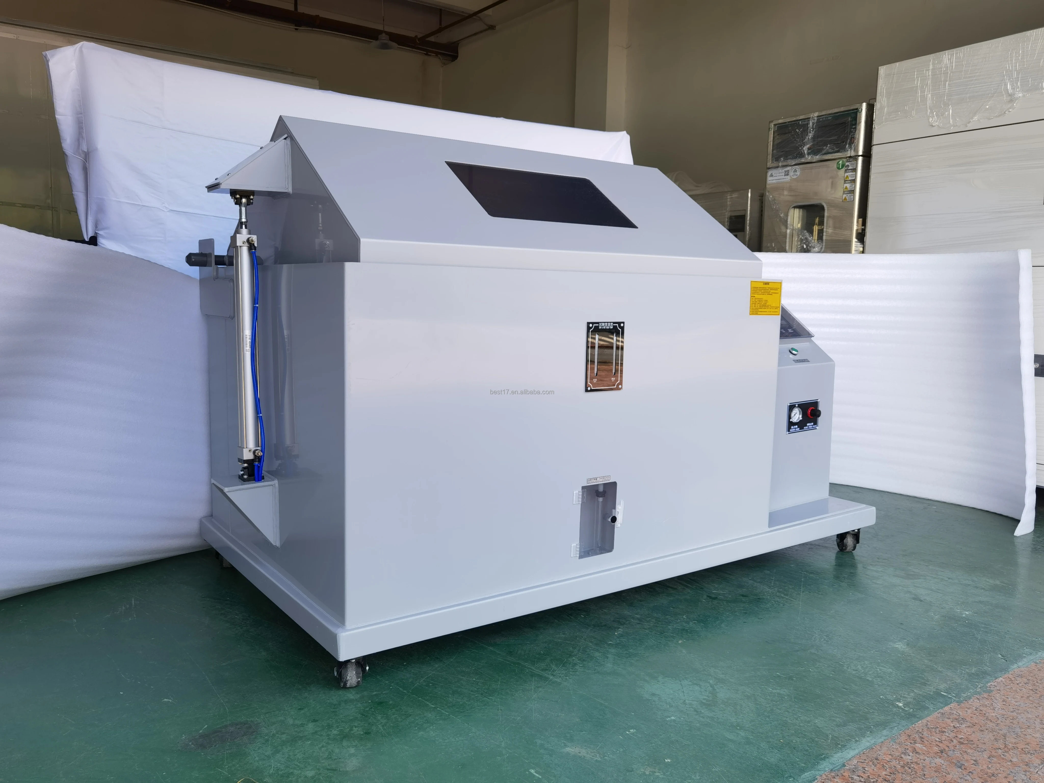 

Лабораторная камера для солевого тумана ASTM G85, тестер коррозии солевым туманом, оборудование для ускоренных испытаний материалов