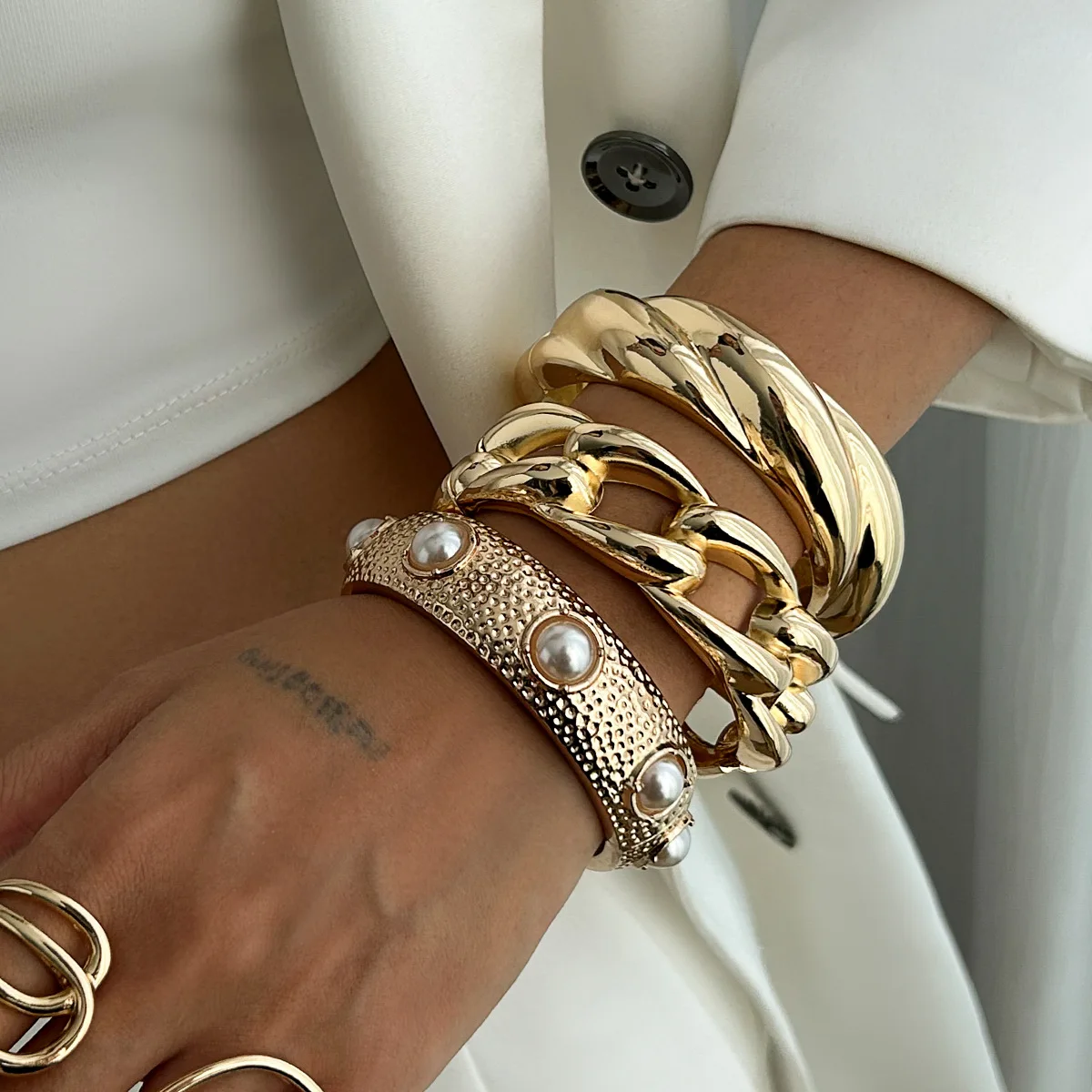 Exaggerated Chunky Heavy Metal Open Cuff Bangles for Women Punk Goth Irregular Wide Arm Bracelet Grunge Pearl Jewelry Steampunk