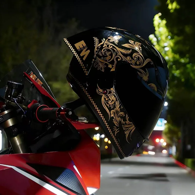 Latest High-quality Motorcycle Full Face Helmet with Capacity, Large Tail Wing, Aerodynamics, Approved By DOT，capacetes De Moto