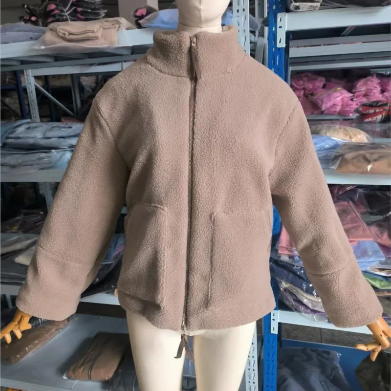 Cappotto in pile da donna tinta unita stile slouchy foderato in lana di agnello dolcevita con zip in lana manica lunga con tasche nuovo autunno inverno