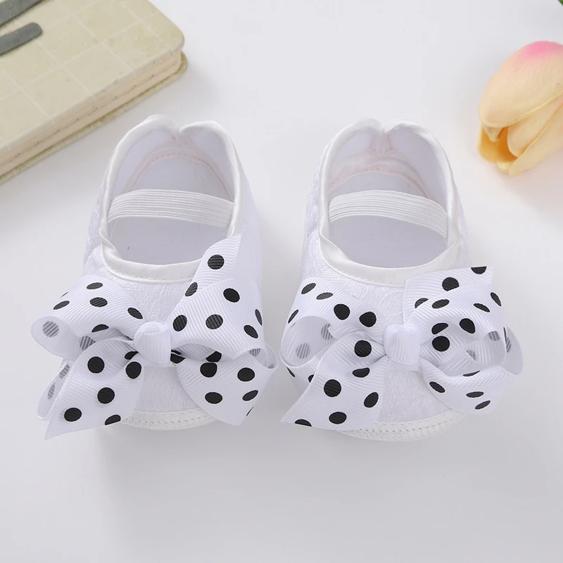 Soft Sole Mary Jane Flats das meninas do bebê, Bowknot Floral princesa vestido de casamento sapatos, berço infantil primeiros caminhantes