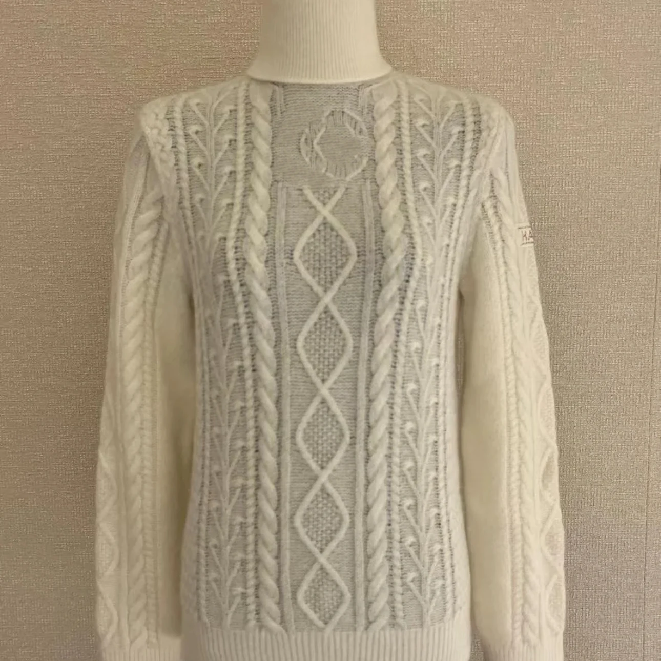 

Лыжная серия 25, зимний новый товар, вязаный базовый свитер с высоким воротом и украшением из горячих бриллиантов