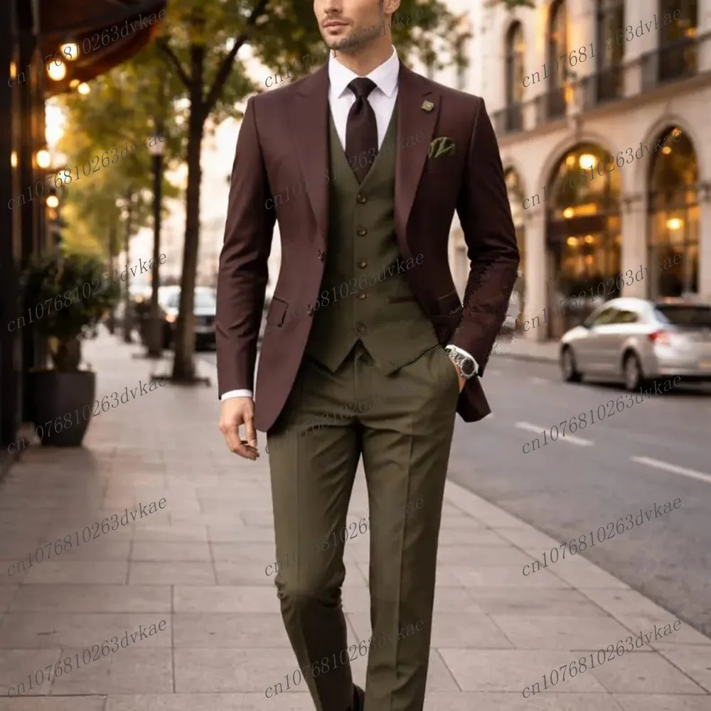 

Мужской костюм бордового и армейского зеленого цвета для свадьбы, вечеринки, торжественных мероприятий, выпускного, деловых встреч, смокинг из 3 предметов: пиджак, жилет, брюки