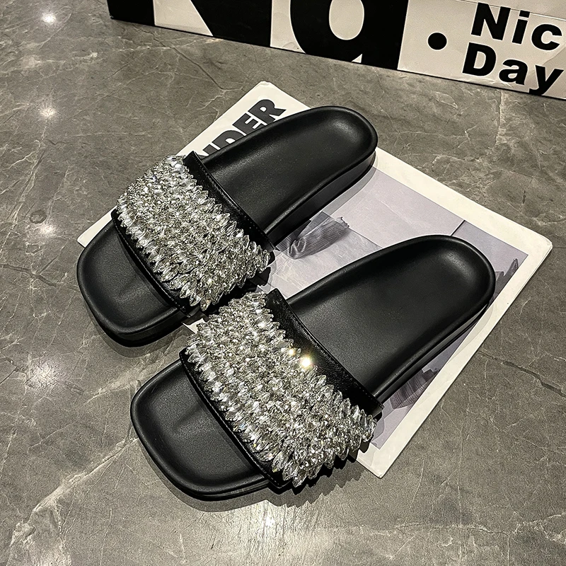 

Современные тапочки на низком каблуке на плоской подошве, блестящая новинка, женская обувь, коллекция 2024, летние однотонные уличные однотонные модные тапочки высокого качества, Chinelos