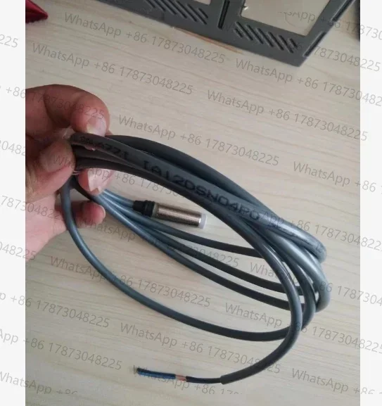 IA12DSN04PO 1753 New Original CARLO GAVAZZI Proximity Switch Sensor