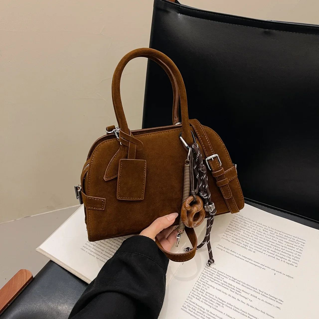 

Retro Matte Handbag 2024 Autumn and Winter New High-end Large-capacity Niche Simple Commuter Shoulder Messenger Women's Bag