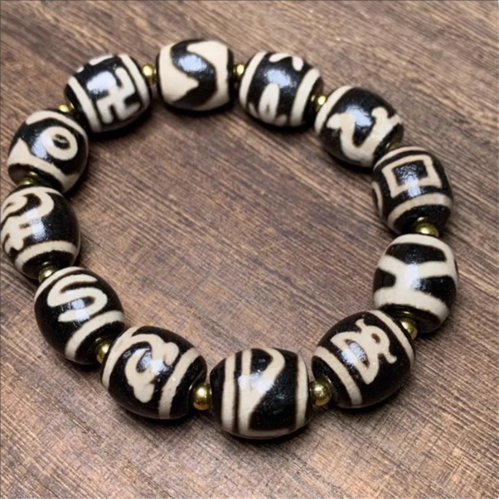 Tibetan weathered agate bracelet with three eyes, tiger teeth, heaven and earth, auspicious god of wealth, treasure vase, turtle