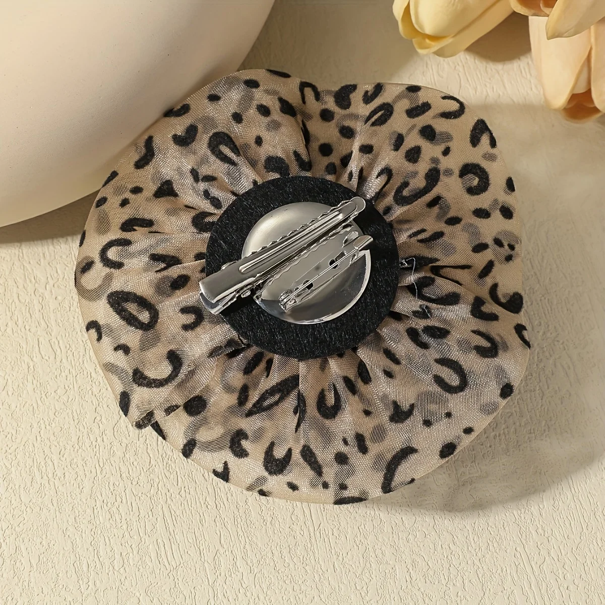 French Handmade Leopard Print Cloth Flower Brooch, Classic Fashion, Party, Business, Enamel Free, Made of Lace, Valentine\'s Day