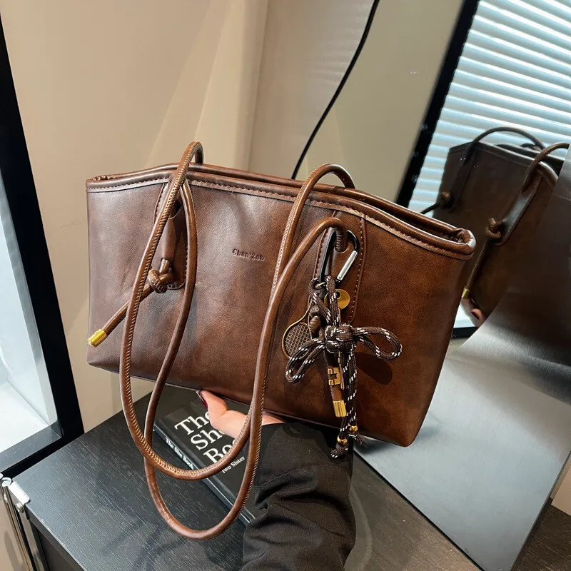 

Advanced texture niche bag, new fashionable shoulder bag, women's large capacity tote bag, commuting big bag