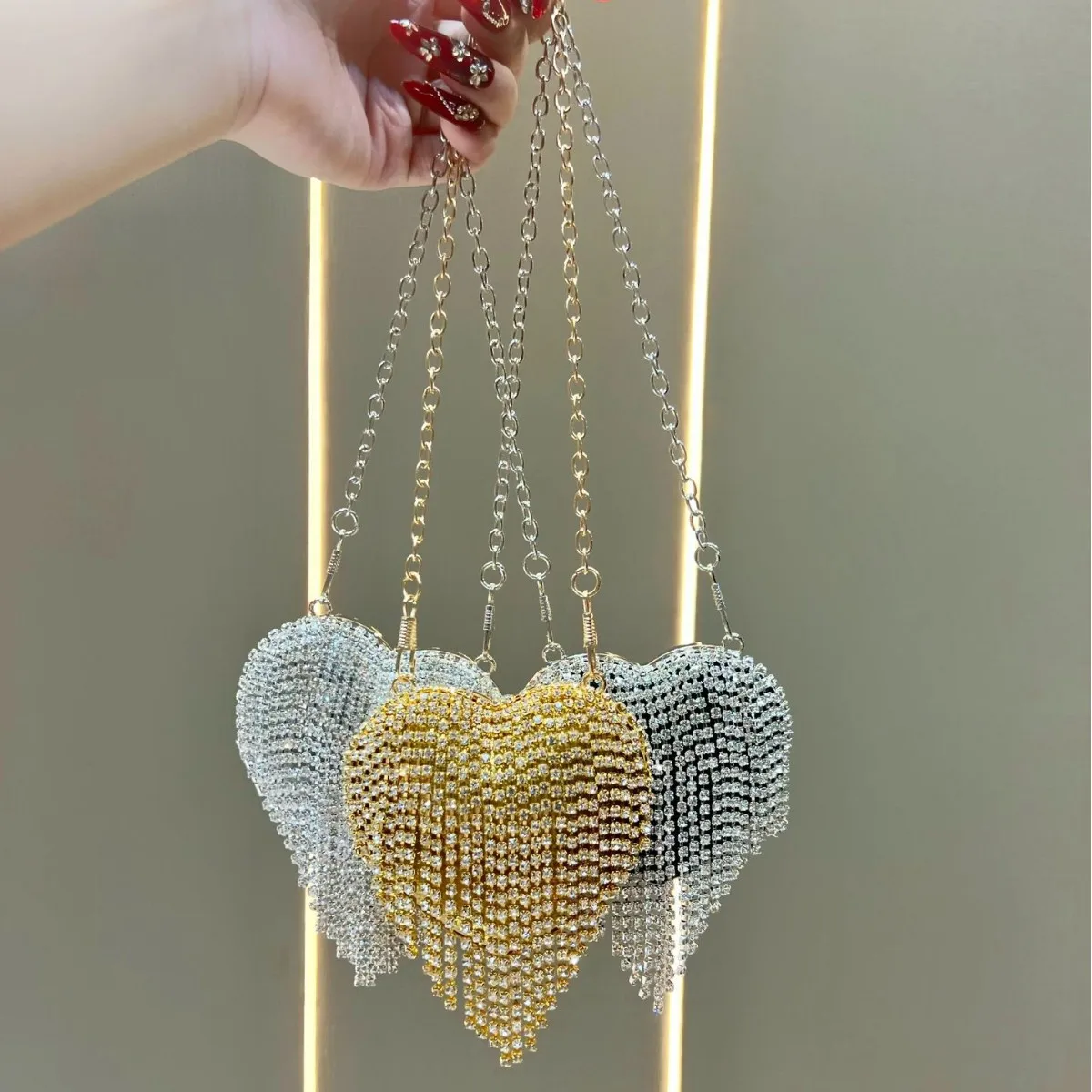 Luxury Rhinestone Crystal Clutch Purse Heart Shape Mini Handbag Diamond Chain Handle Shoulder Bag Women Wedding Evening Bags view 3