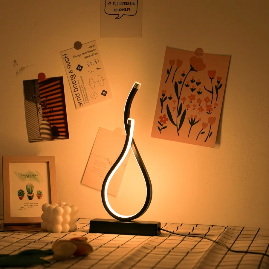 

1PC Modern Creative Desk Lamp, Powered by USB - Three-color Lighting, Suitable for Bedrooms, Study Rooms, Coffee Shops, etc.