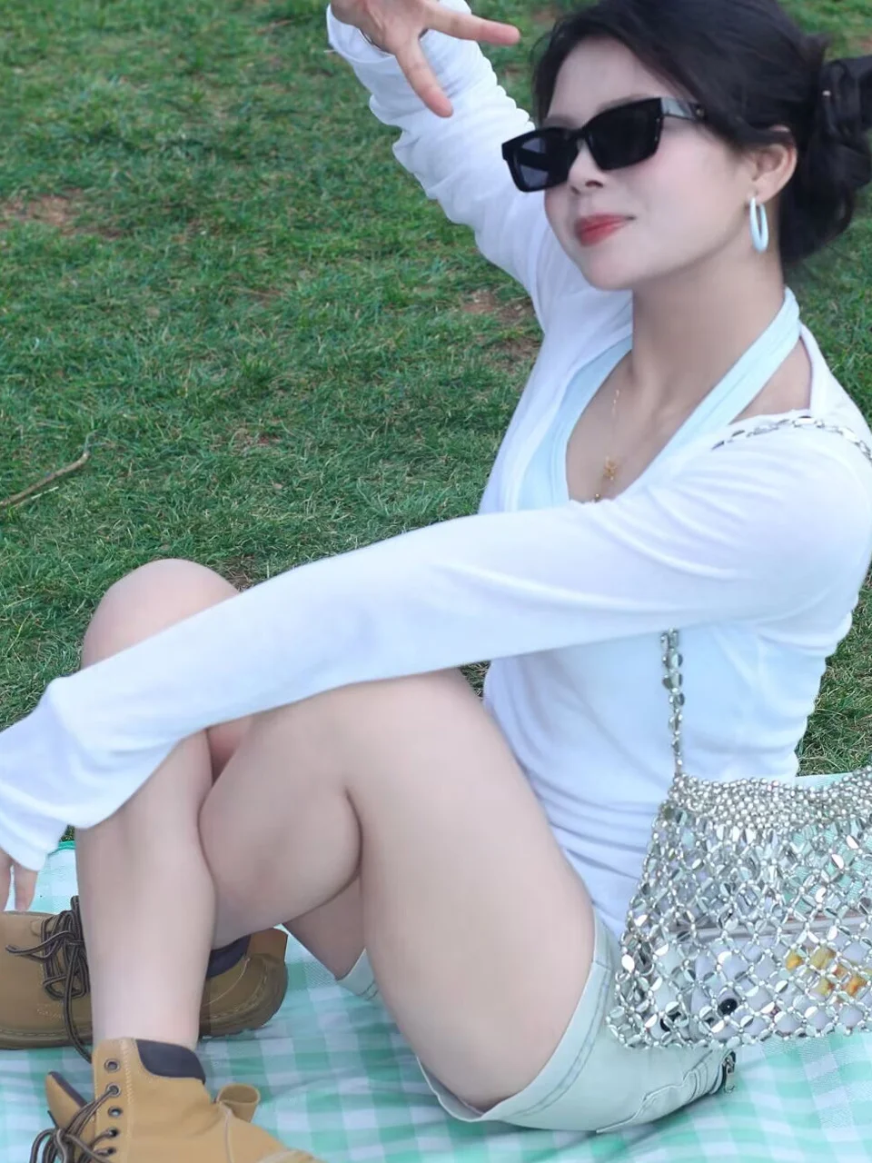 

iny Acrylic Bead Single oulder Bag Faionable Underarm Chain Handbag Modern Neutral Sle Color Square ape
