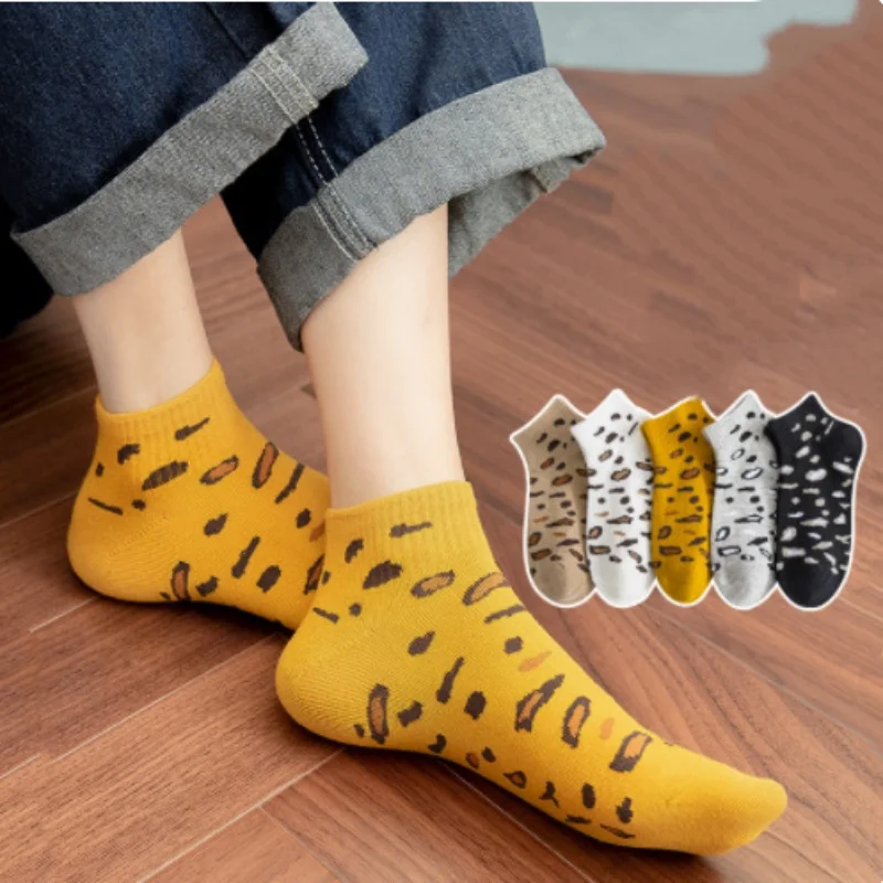 5/10 Paar komfortable, schwitzende Baumwolle Sportsocken mit stilvollen und saisonalen Leopard-gedruckten Socken.