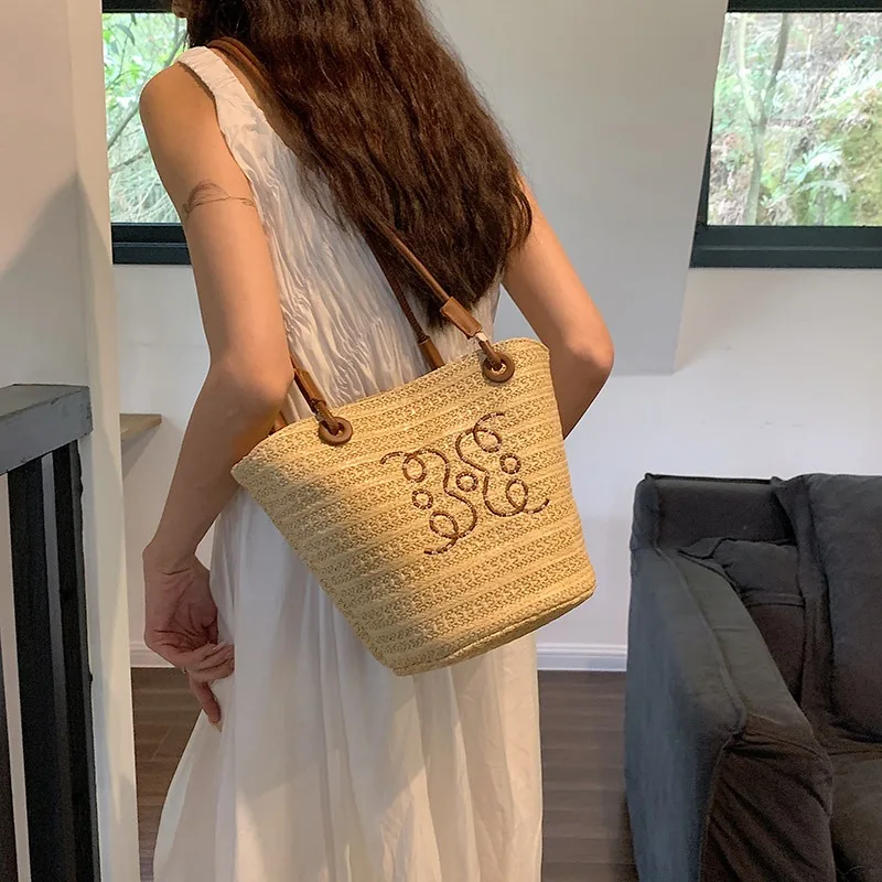 Woven Straw Shoulder Bag New Shoulder Bag Women\'s 2024 Summer Rattan Vacation Summer Seaside Beach French Straw Shoulder Bag