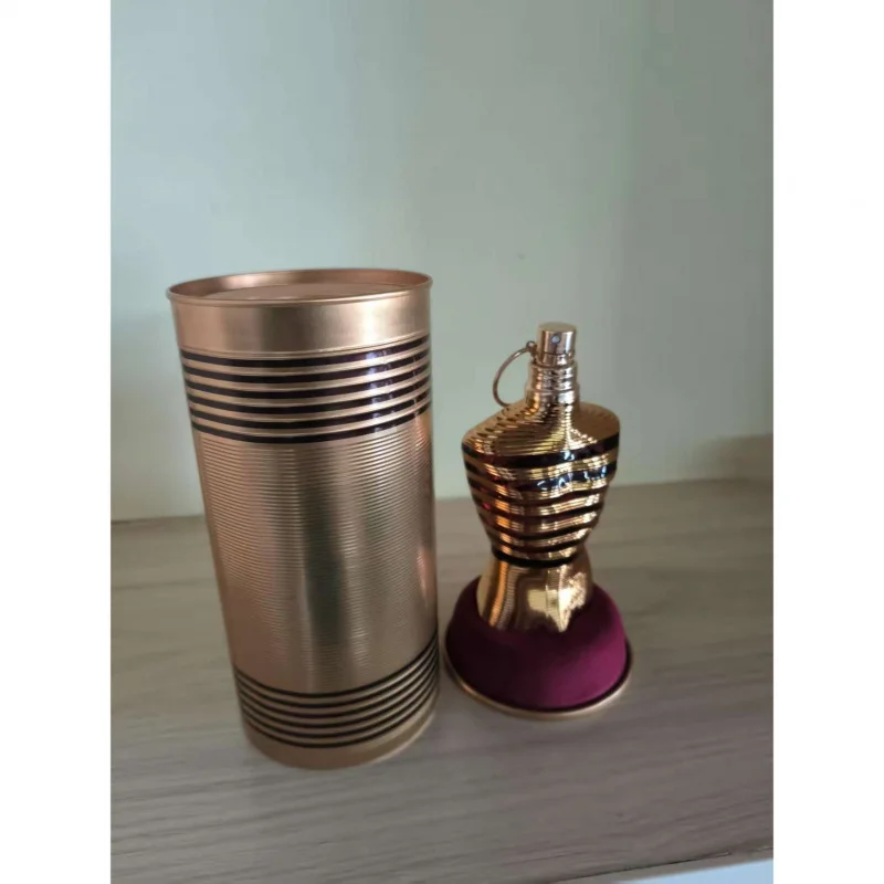 Perfume de esencia JP Gorky Le Male para hombres árabes. Esta fragancia duradera está diseñada para copiar con varias actividades. Si sea