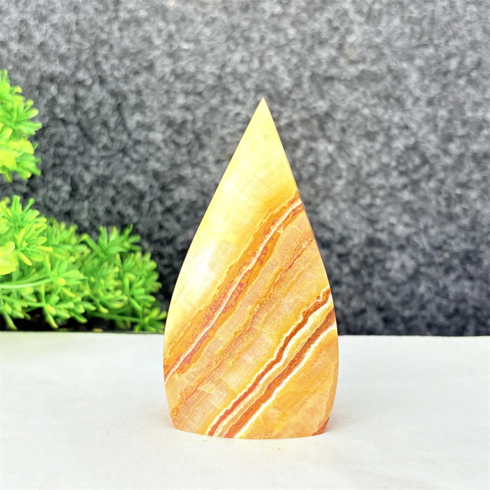 Natural Light Yellow Afghan Jade Free Form Crystal Torch Reiki Healing Diamond Shape Home Decor Feng Shui Witchcraft Gift