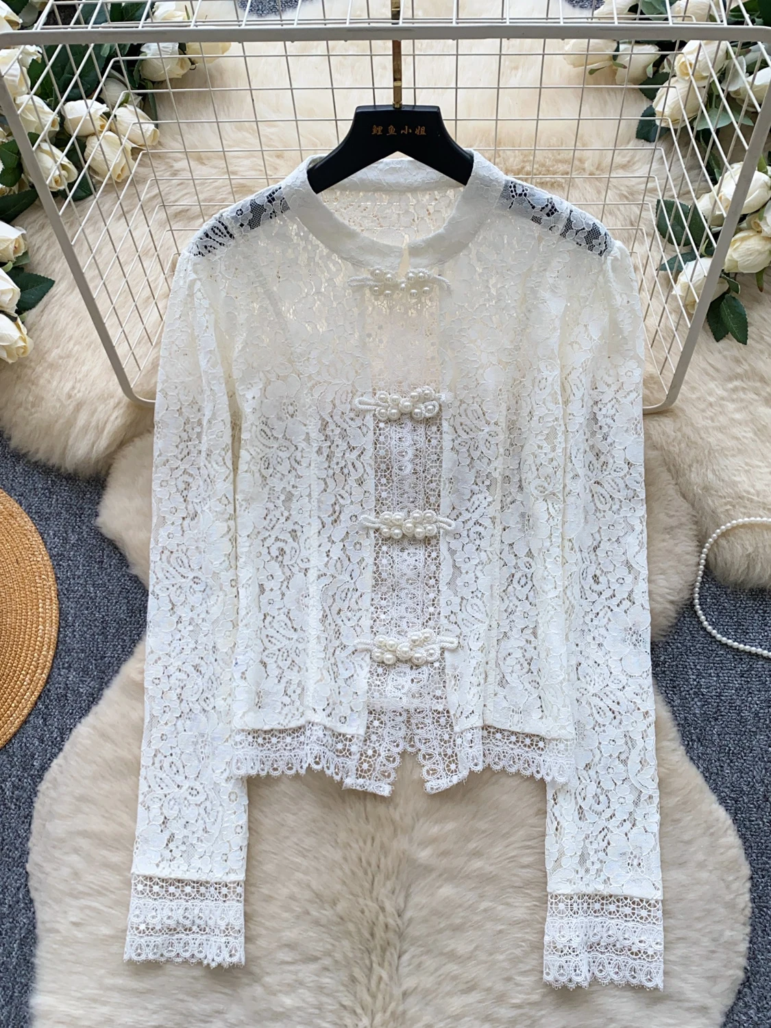 New Chinese Style Lace Stand Collar Long Sleeve Women's Shirt Waist Cinching Button Design Versatile Top Autumn Fashion 2026