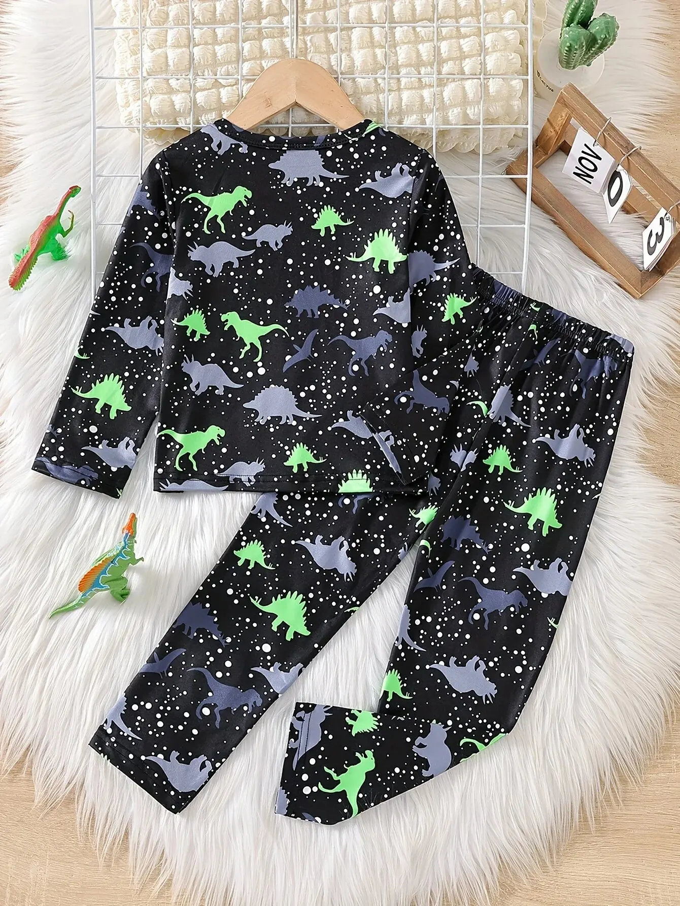 Boys\' Cozy Glow-in-the-Dark Dinosaur Pajama Set - Stretchy,Machine- Washable, &Versatile for Spring/Fall