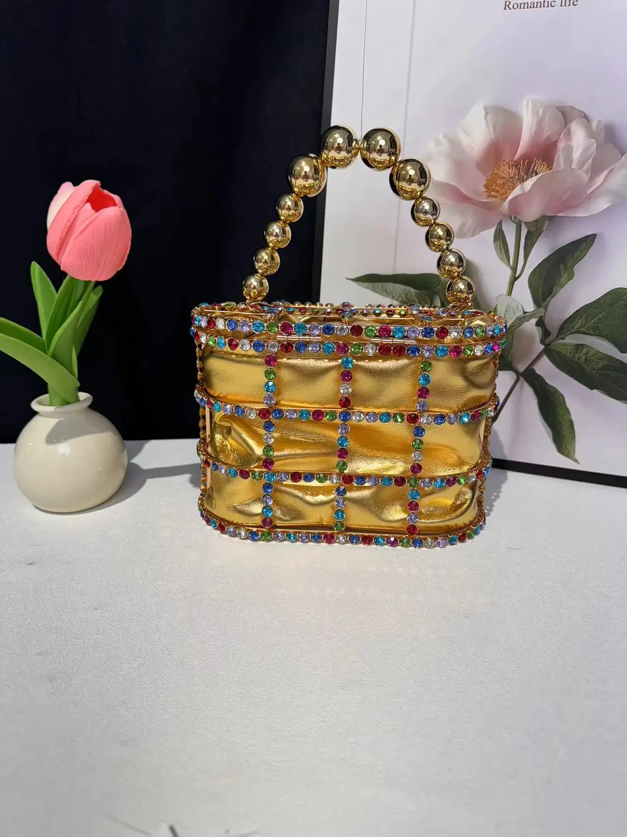 The new fashionable metal vegetable basket dinner party color diamond birdcage bag hand-held oblique cross bag