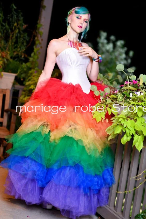 Rainbow Tutu Gothic Wedding Dresses Strapless Lace-up Corset Ball Gown Colored Caroll Tan Vintage Bridal Gown Outfit