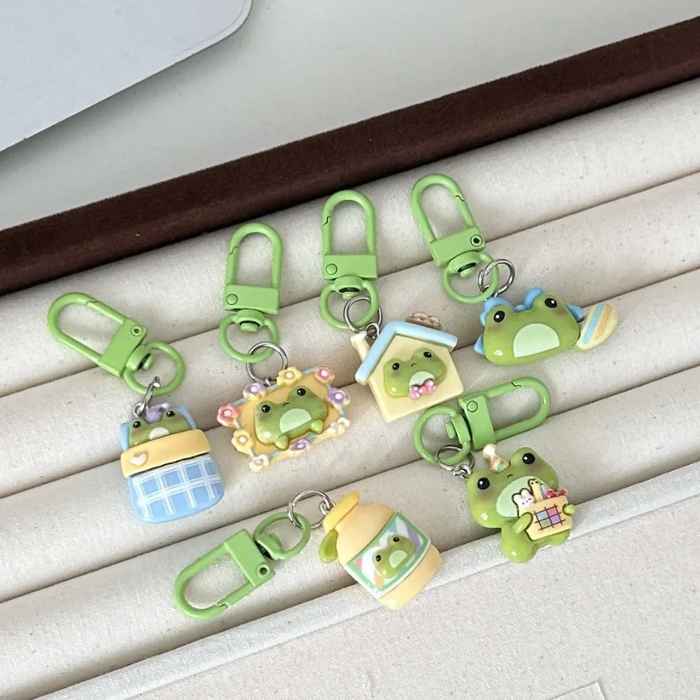 Cute Resin Frog Keychain for Women Couple Cartoon Keyring Bag Backpack Charms DIY Accessories Girl Kids Key Chains Gift