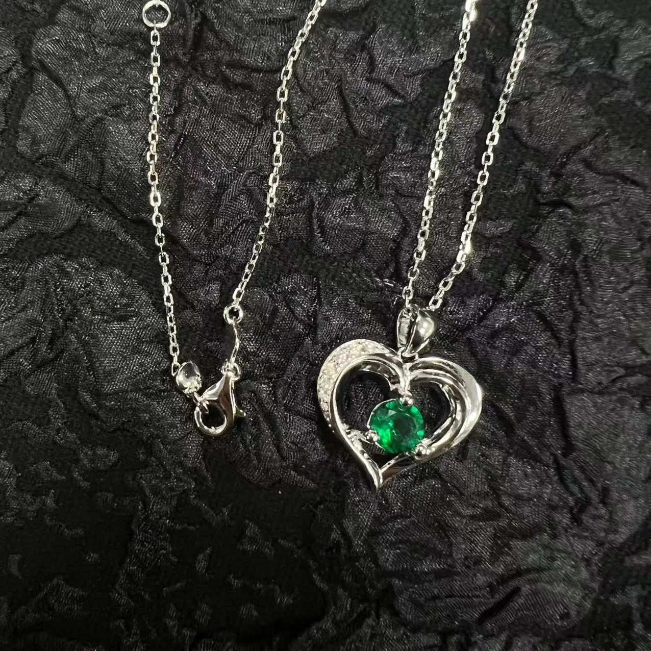 S925 Silver Heart Shaped Green Zircon Necklace Classic Versatile