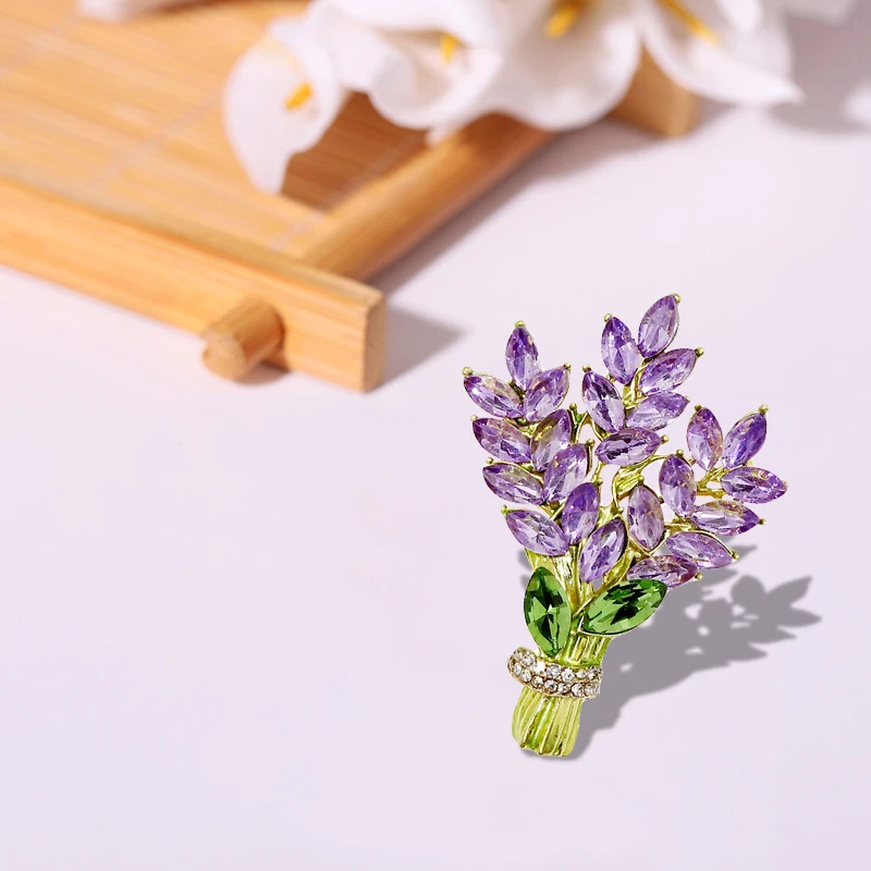 con nuevo sentido del diseño Broche de cristal Broche de ramo de lavanda