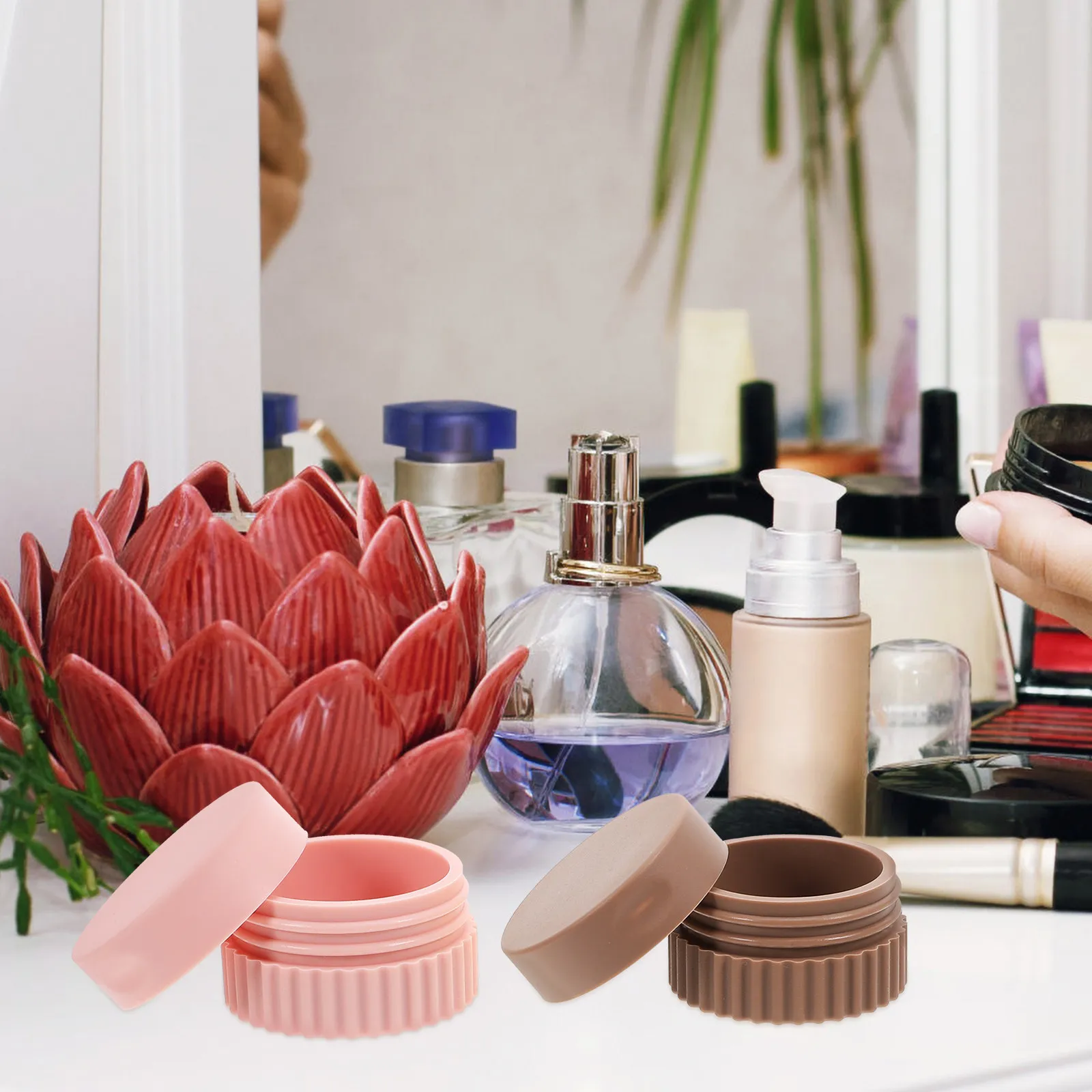 

Набор из 4 силиконовых контейнеров для путешествий: герметичные, компактные, разноцветные, для косметики, украшений, лосьонов и туалетных принадлежностей