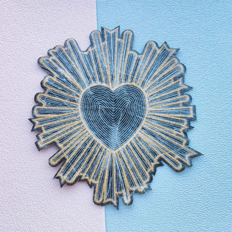 Large gold heart embroidery patch DIY polyester fiber sewing and ironing silver peach heart clothing accessories cloth patch