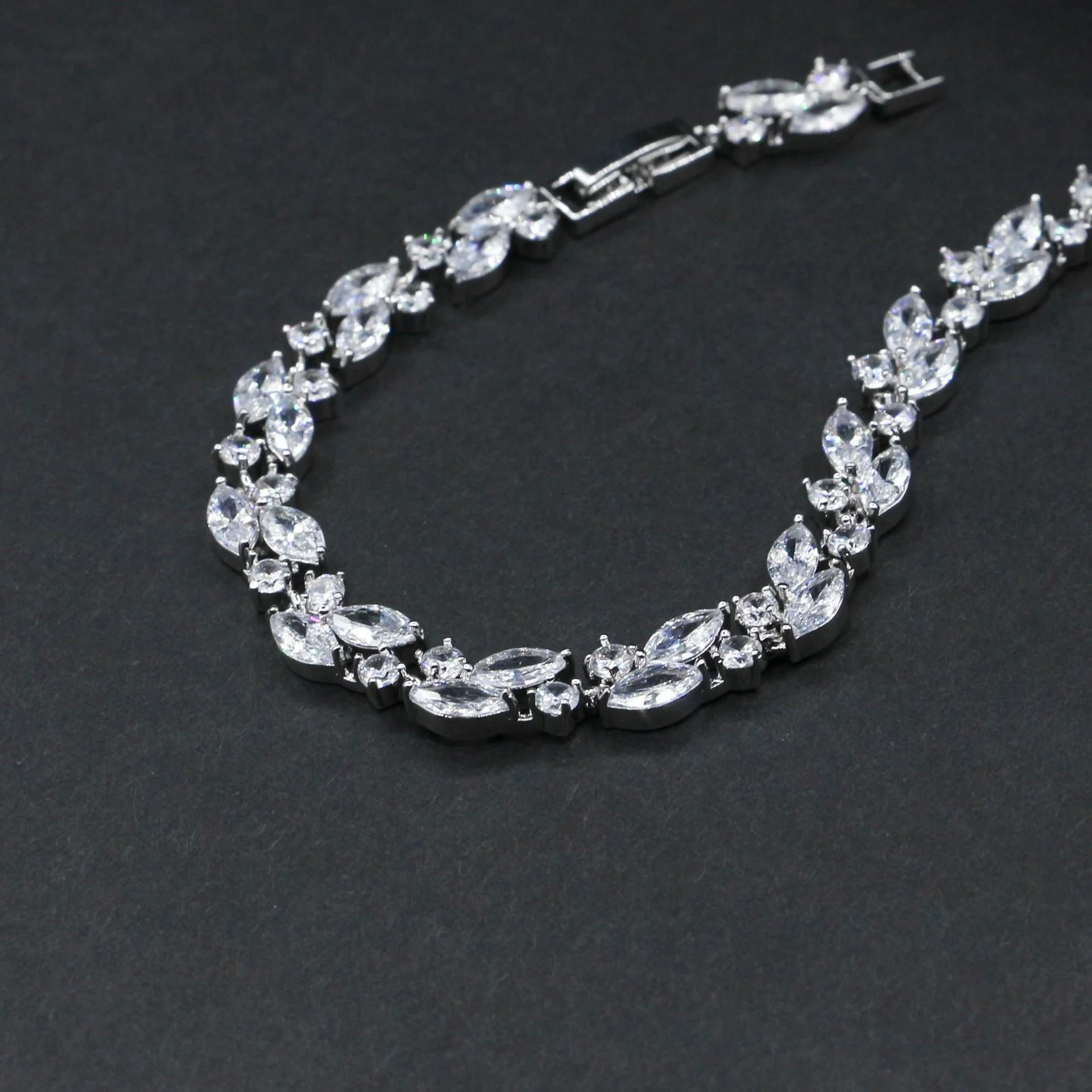 brand genuine real jewels Luxury zircon leaf Bracelet bride's long simple diamond inlaid hand dress dinner party accessories hig