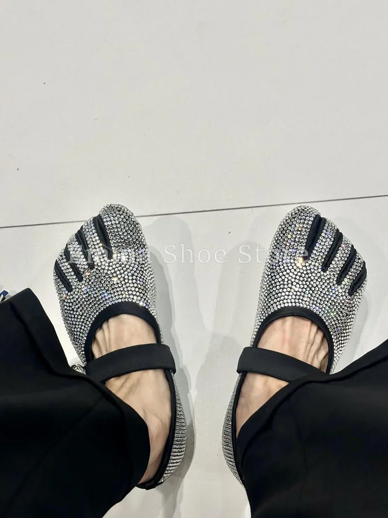 جديد وصول المرأة خمسة أصابع سبليت تو المتسكعون الماس رصع موضة حذاء مسطح الراحة اليومية مشبك عدم الانزلاق أحذية الباليه #2
