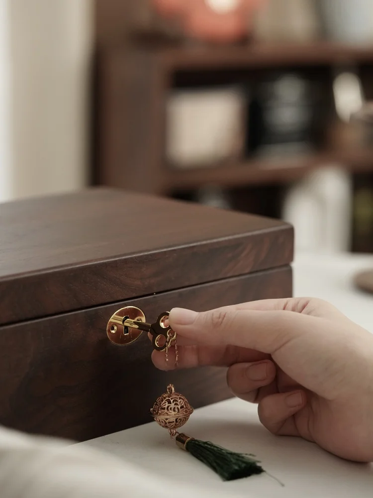 

Элитная деревянная шкатулка для украшений, подарок на свадьбу/помолвку, коробка для хранения золотых слитков, винтажная китайская резная деревянная шкатулка ручной работы для гостиной