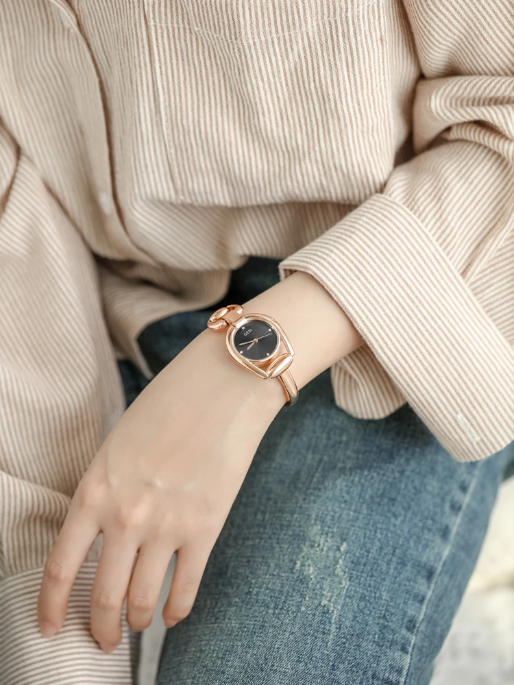 Elegante Damenuhr, Damenuhr, einfache und modische Armbanduhr für Studentinnen, dünne Armbänder, kleines und elegantes Geschenk für Frauen