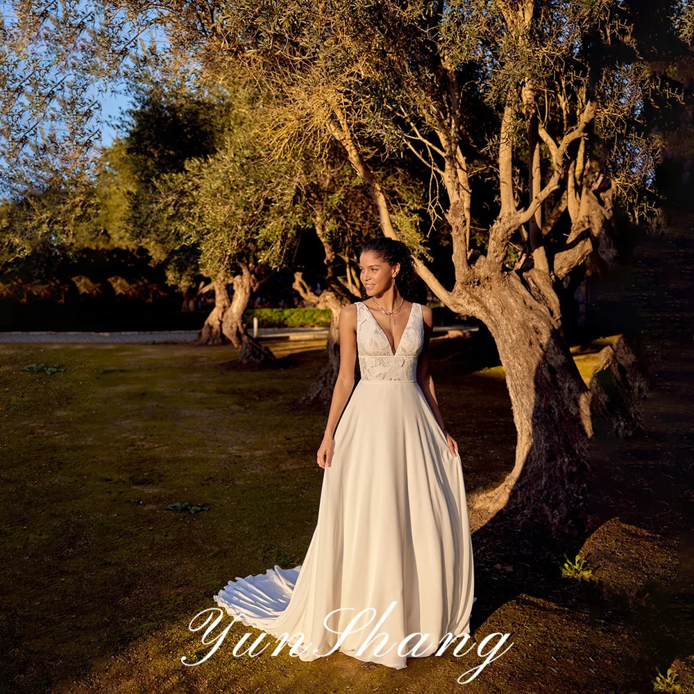 

YunShang Customized Chiffon A-Line Wedding Dress Lace V-Neck Spaghetti Straps Sleeveless Empire Backless Train Bridal Gowns 2026