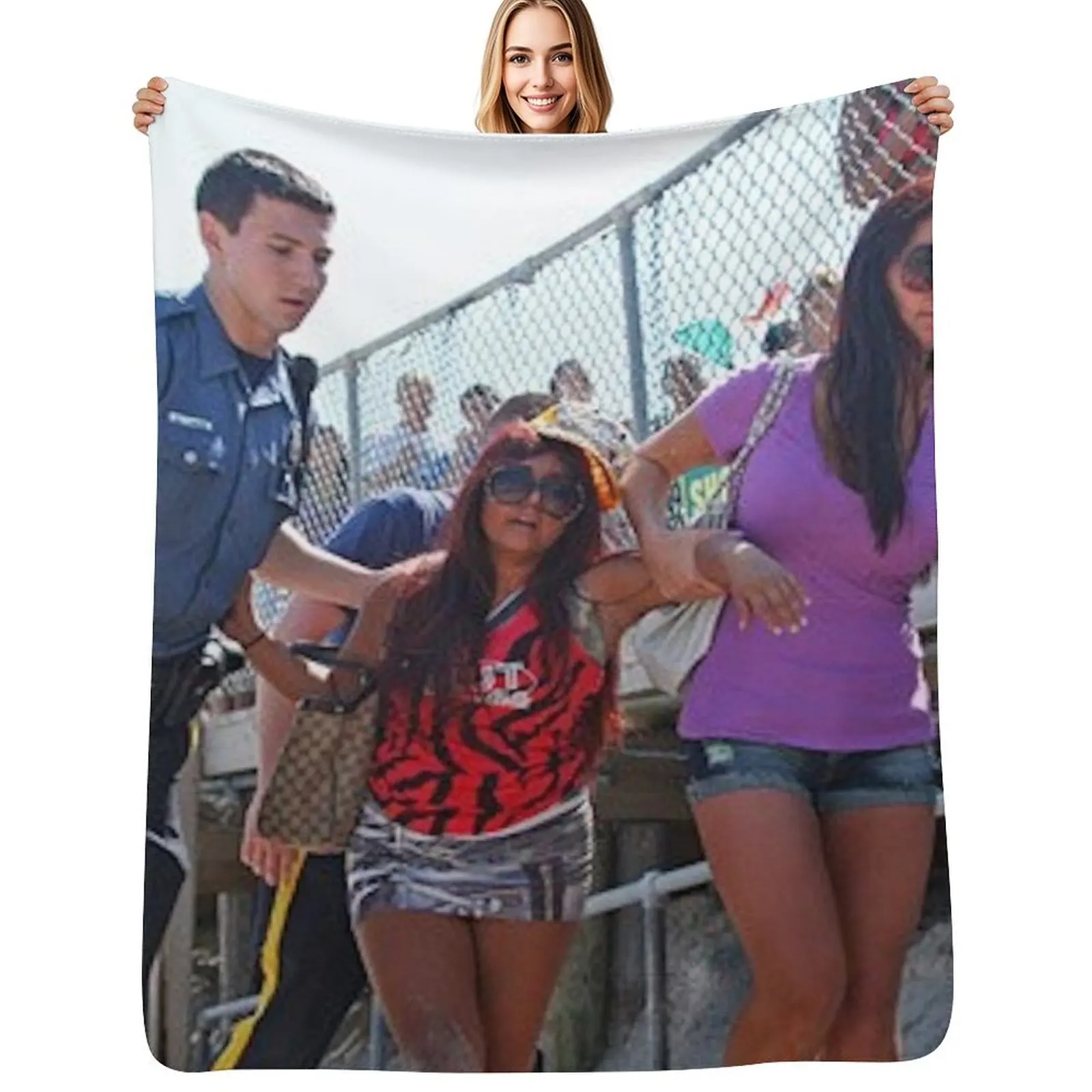 

Snooki getting arrested on the beach Throw Blanket Foldable Soft Warm Blanket for Outdoor Use