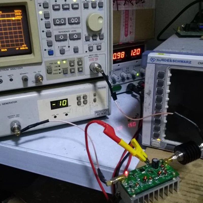 Módulo unidirecional de alta frequência do rf do módulo 65mhz-110mhz 7w do impulsionador do amplificador do sinal do rf